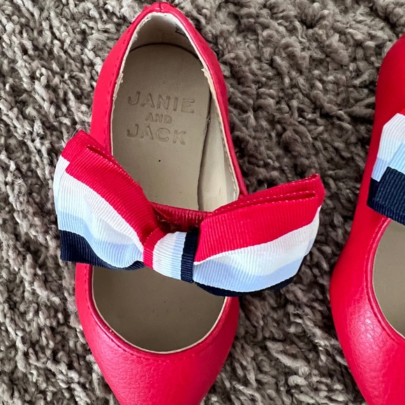 Janie and Jack baby/toddler size 4 red flat dress shoe with bow - Picture 2 of 8